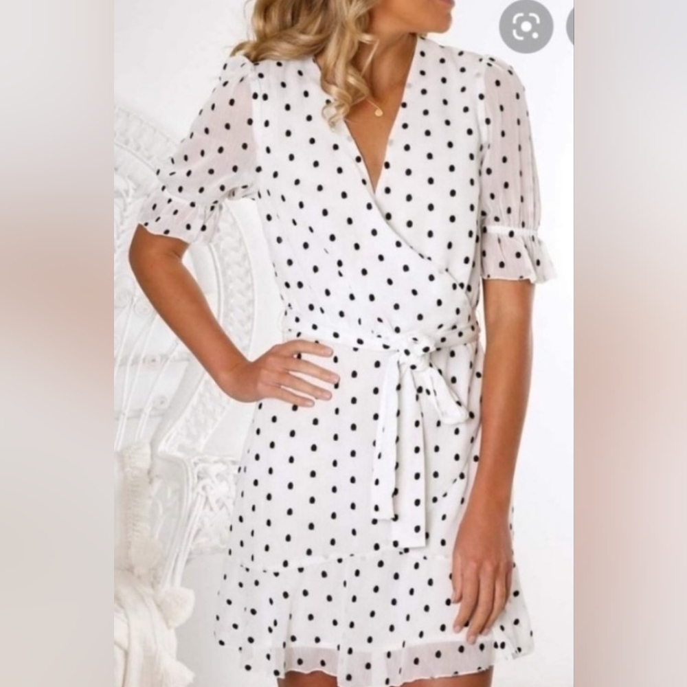 𝅺la Maison talulah somthing about you polka dot dress